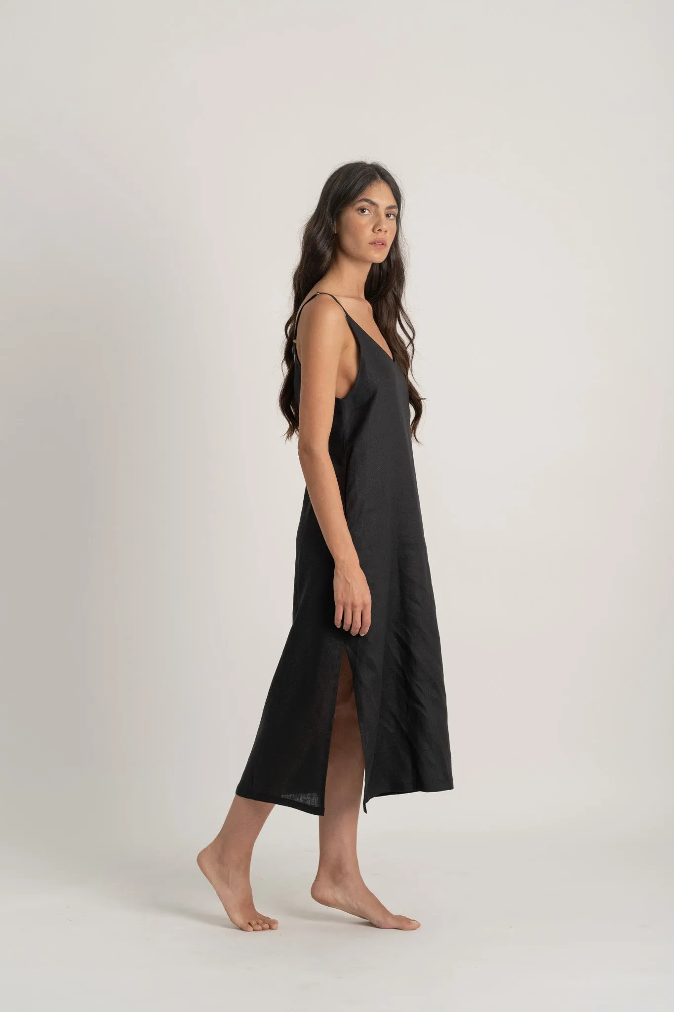 Basique Linen Slip Dress Black