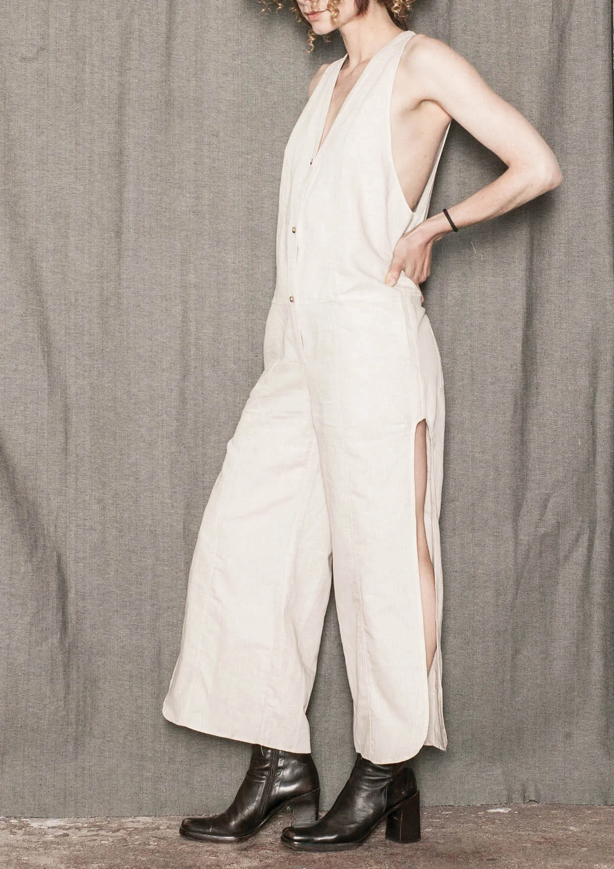 JUMPSUIT LONG SLEEVELESS SIDE SLOTS - NATURAL LINEN white