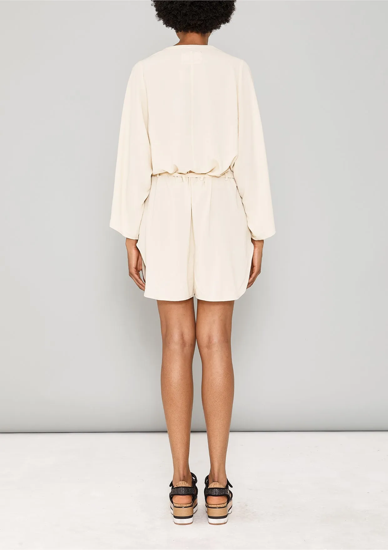 JUMPSUIT SHORT-LOOSE/BELT - creme