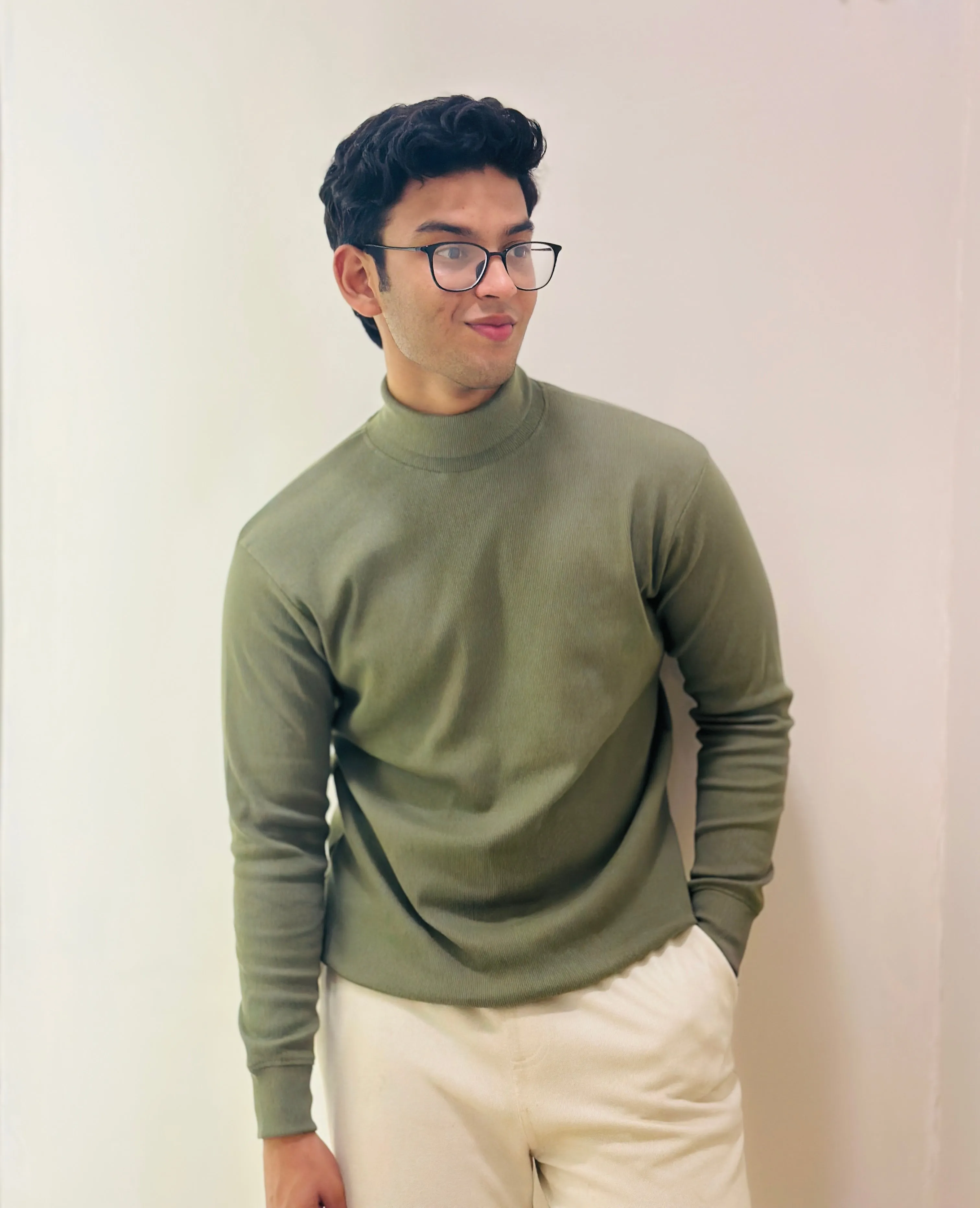 Turtle Neck Olive 2024