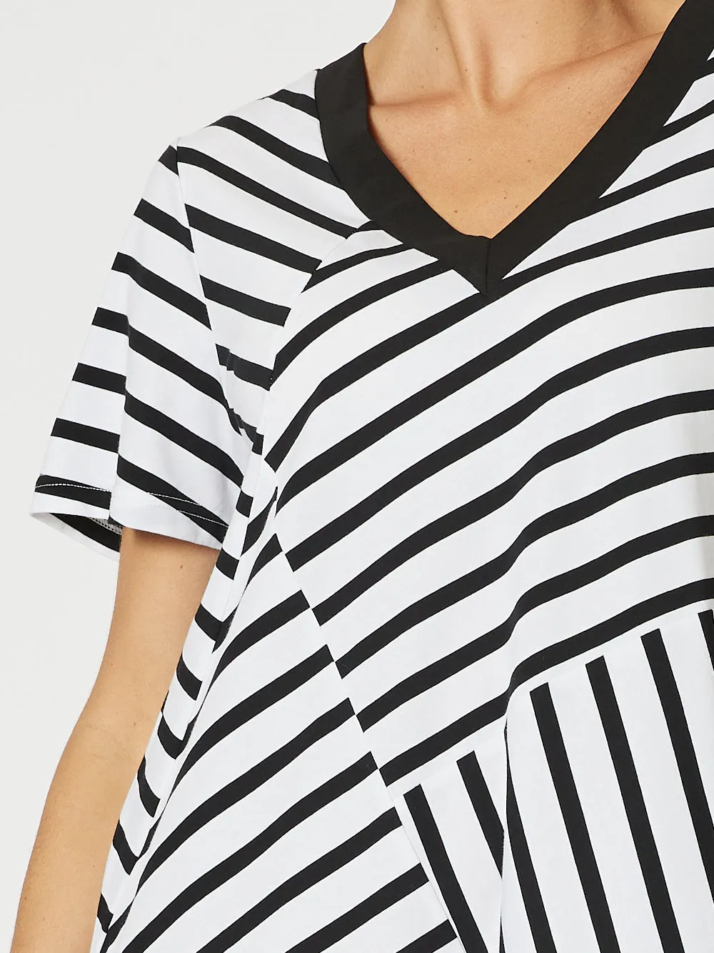 Vice Versa Spliced Dress - Black/White